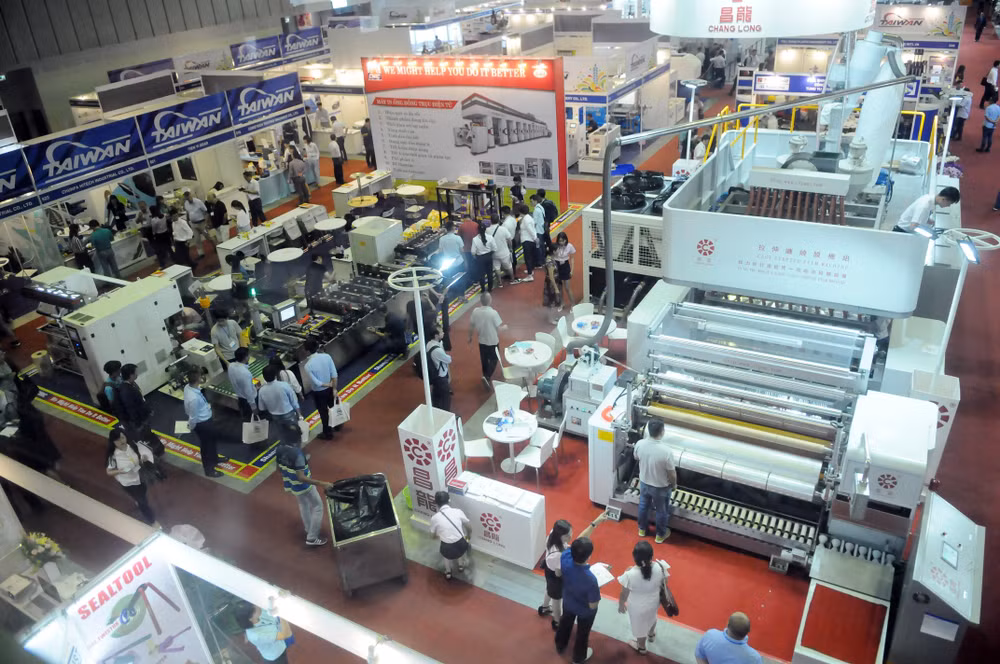 Plastique et caoutchouc : ouverture de l'exposition internationale VietnamPlas 2019 ảnh 1