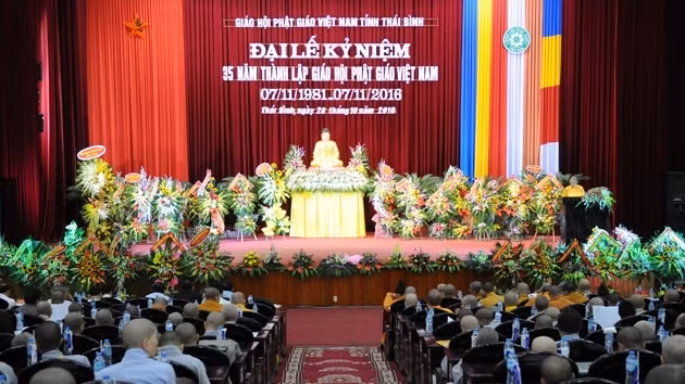 Le 35e anniversaire de l’Église bouddhique du Vietnam célébré dans l’ensemble du pays ảnh 2