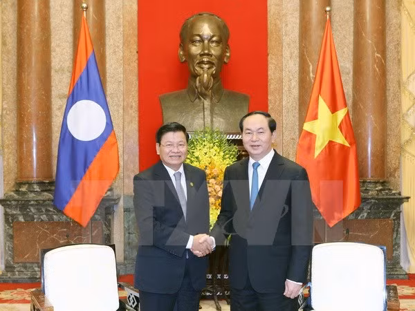 Le président vietnamien reçoit le PM laotien ảnh 1