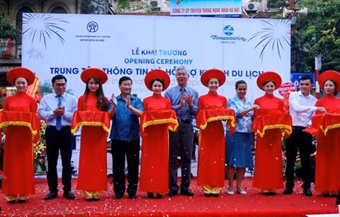 Hanoï propose quatre circuits touristiques gratuits ảnh 1