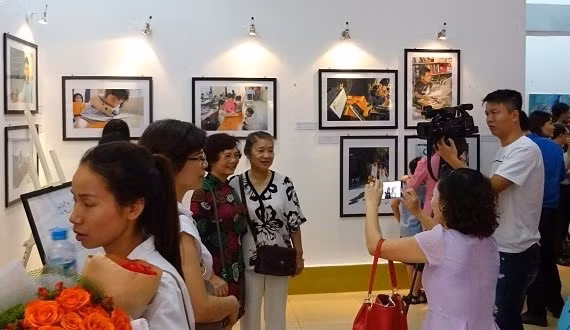 Les jeunes se donnent la main pour adoucir la douleur de l’agent orange ảnh 2 Les jeunes se donnent la main pour adoucir la douleur de l’agent orange ảnh 2