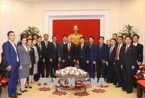 Renforcement des activités de jeunes volontaires Vietnam-Cambodge ảnh 1
