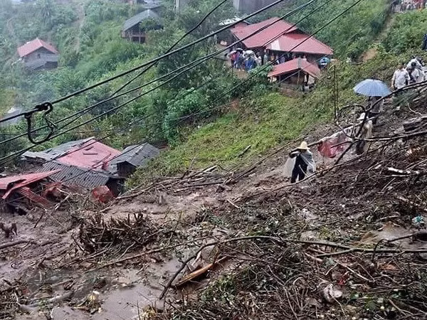 Les intempéries font douze morts et disparus dans le Nord ảnh 1