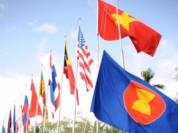 Le Vietnam s'engage à promouvoir la coopération au sein de l’ASEAN+3 et de l’EAS ảnh 1