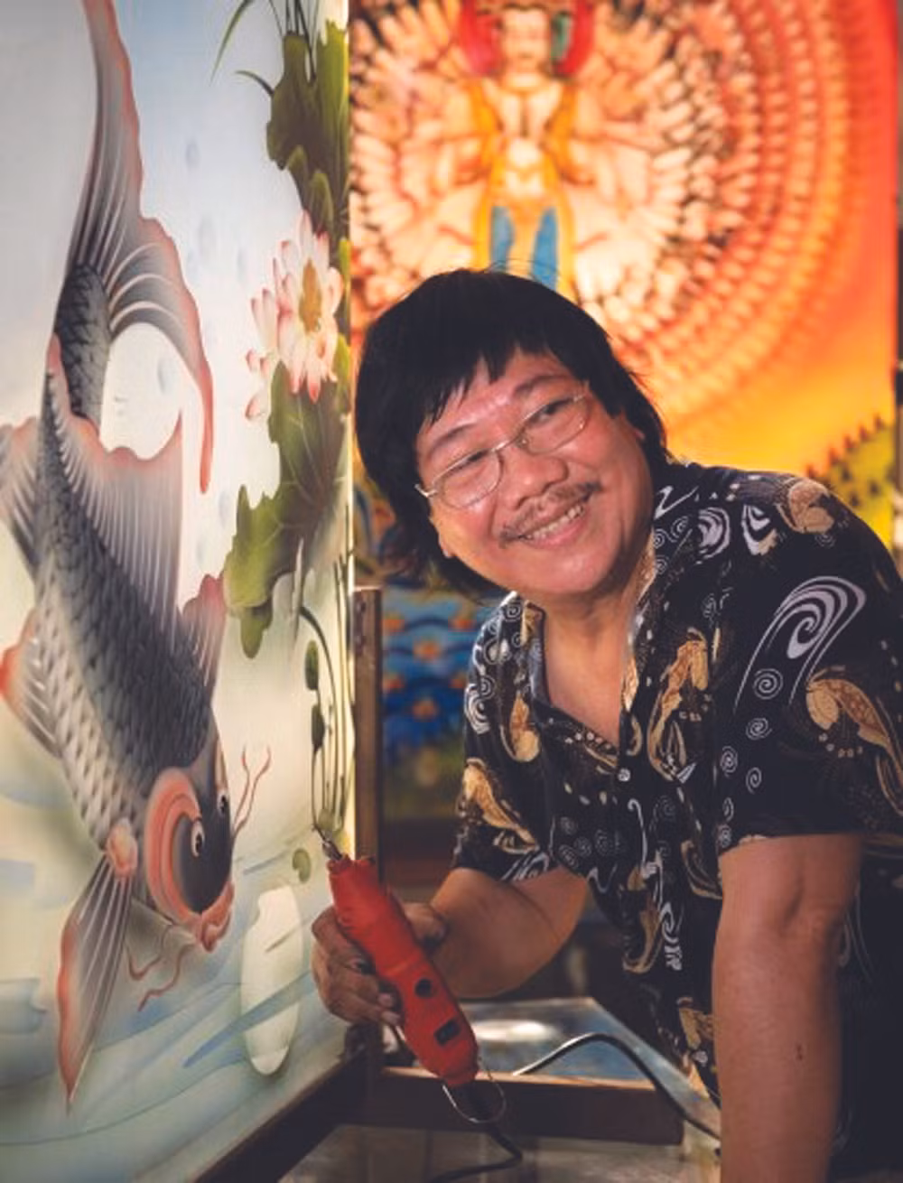 Un artisan qui donne naissance aux vitraux "made in Vietnam" ảnh 1
