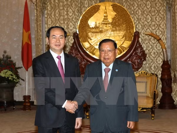 Développement des relations avec le Laos et le Cambodge ảnh 1