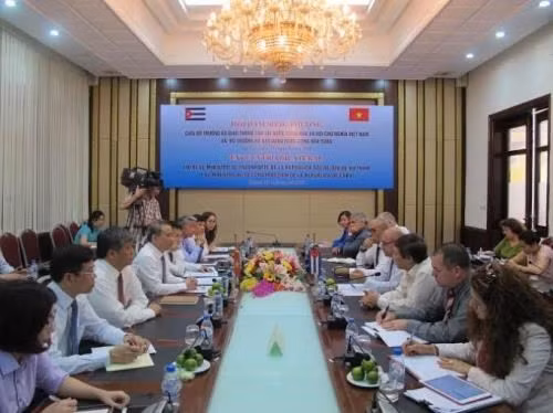 Renforcement de la coopération Vietnam-Cuba dans le transport ảnh 1