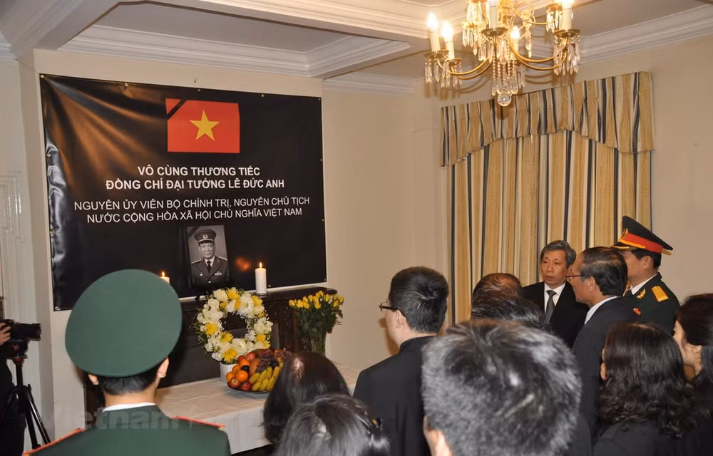 Cérémonies en mémoire de l’ancien président Le Duc Anh à l’étranger ảnh 1