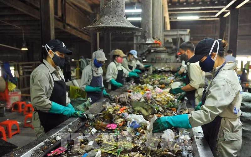 96 % des déchets ménagers urbains seront traités en toute sécurité en 2023 ảnh 1