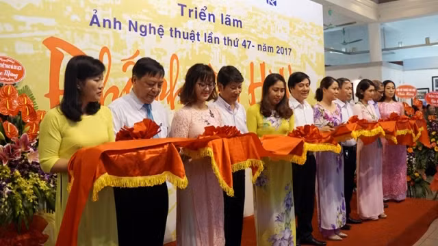 Exposition de 150 belles photos sur les rues de Hanoi ảnh 1