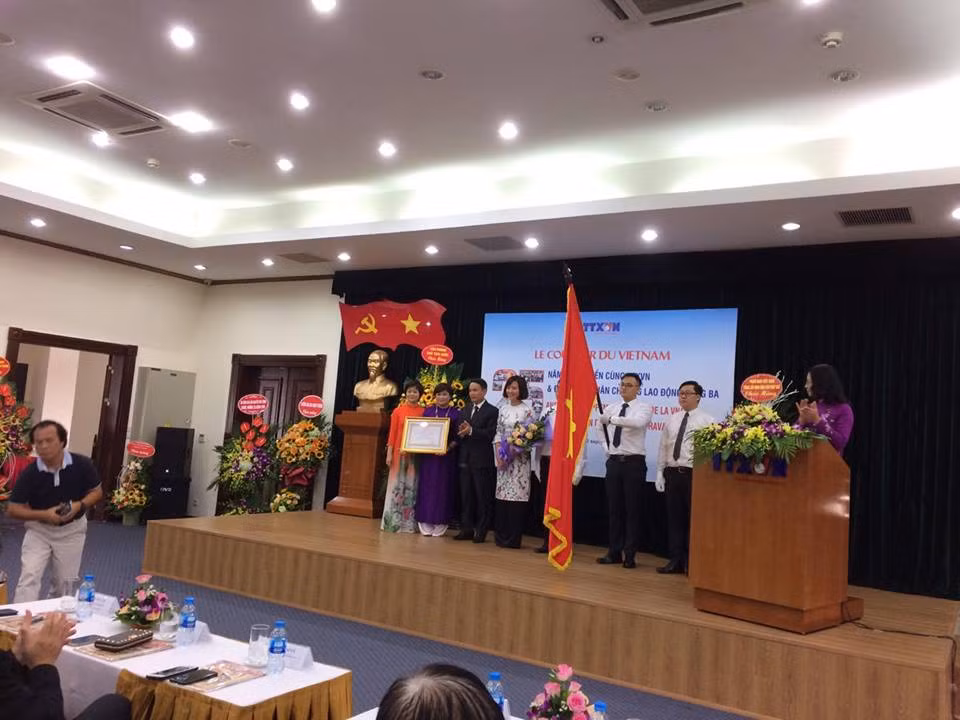 Le journal Le Courrier du Vietnam souffle ses 25 bougies au sein de la VNA ảnh 1