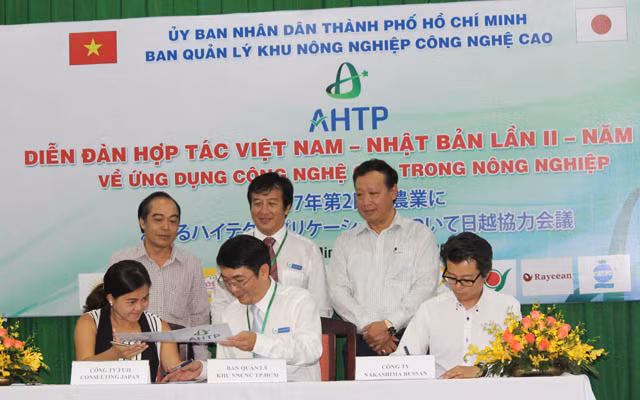 Pour que l’agriculture high-tech du Vietnam "sorte de la serre" ảnh 2
