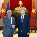 Le secrétaire général du Parti, To Lam, reçoit le président du Conseil européen, António Costa. Photo : VNA
