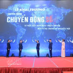 Cérémonie de lancement de la plate-forme d’information « Chuyen dong so », accessible à l’adresse http://chuyendongso.vnanet.vn. Photo: VNA