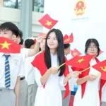 Des élèves lors de la cérémonie de rentrée scolaire 2025-2026. Photo : Phụ nữ Việt Nam (Femmes vietnamiennes)