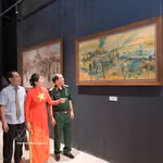Eexposition d’arts plastiques « Les jours historiques ». Photo: VNA