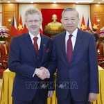 Le secrétaire général du Parti communiste du Vietnam (PCV), To Lam (à droite), et le président du Sénat du Parlement de la République tchèque, Milos Vystrcil. Photo: VNA