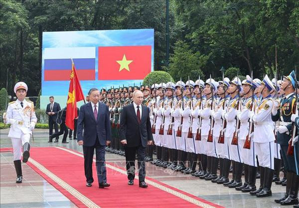 Cérémonie d'accueil officielle du président russe Vladimir Poutine. Photo: VNA 1.jpg