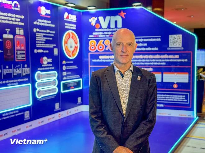 Paul Wilson, directeur général d'Asia-Pacific Network Information Center (APNIC). Photo: Vietnam+ 1.webp