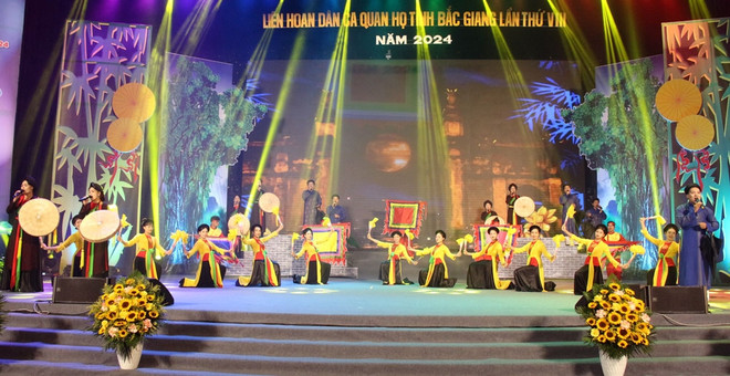Artistes du district de Yen Dung lors du Festival 2024. Photo: baodantoc.vn 1.jpg