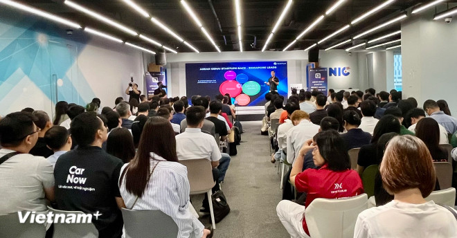 Lors du programme de lancement du rapport ASEAN GenAI Start-up. Photo : Vietnamplus 2.jpg