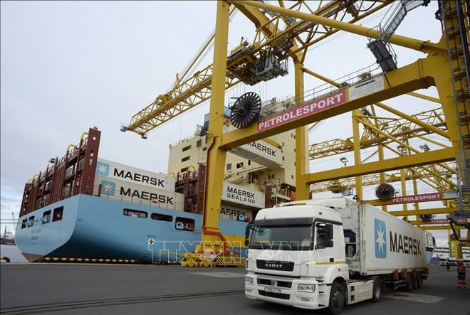 Transport de marchandises au port de Saint-Pétersbourg, en Russie. Photo : AFP/VNA 1.jpg