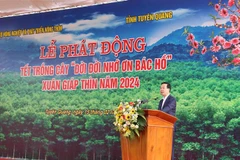 Le président Vo Van Thuong à la Fête de plantation d'arbres du Printemps 2024 à Tuyên Quang