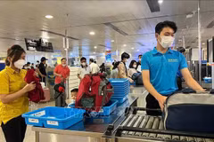 HCM-Ville propose des mesures pour réduire la durée des procédures d'immigration à l'aéroport international de Tan Son Nhat