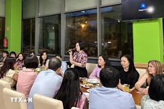 L'Association des femmes vietnamiennes en Hongrie s'oriente vers le 20e anniversaire de sa fondation