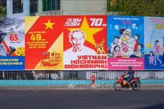Les dirigeants cubains félicitent le Vietnam à l'occasion du 49e anniversaire de la réunification nationale