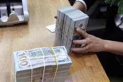 Le dollar américain continue de s'apprécier par rapport au dong vietnamien, atteignant le plafond des changes