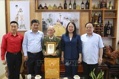 La présidente p.i exprime sa gratitude aux anciens combattants à la Victoire de Dien Bien Phu