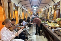 Explorer Da Lat la nuit en train
