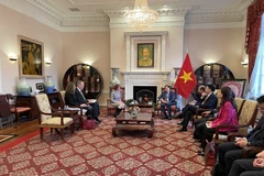 Le vice-PM Le Minh Khai rencontre des responsables et hommes d'affaires américains