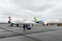Exposition et démonstration d'avions Comac Airshow pour la première fois au Vietnam