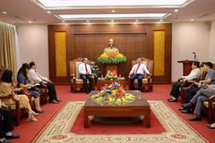 Une délégation de l'ambassade d'Inde en visite de travail à Hoa Binh
