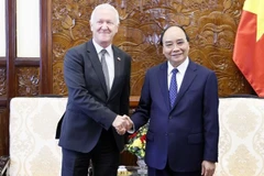 Le président Nguyên Xuân Phuc reçoit les ambassadeurs des Pays-Bas et de Suisse