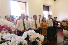 Fête nationale : les dirigeants de la mégapole du Sud rendent hommage au Président Hô Chi Minh
