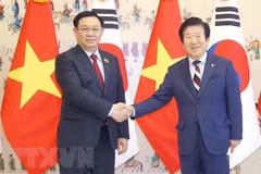 Exposition de photos marquant les 30 ans des relations entre la République de Corée et le Vietnam