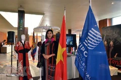 La soie et les brocarts du Vietnam bien appréciés en Suisse