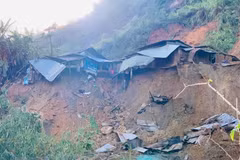 Quang Nam : un autre glissement de terrain enseveli 11 personnes dans le district de Phuoc Son
