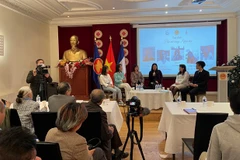 Échange de générations de femmes scientifiques vietnamiennes en France