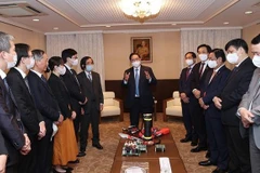 Le PM Pham Minh Chinh rencontre des représentants d'intellectuels vietnamiens au Japon