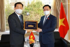 Le président de l'AN vietnamienne reçoit des dirigeants d'entreprises sud-coréennes