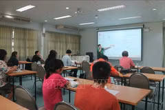 Le cours voit la participation de plusieurs personnes de tous âges. Photo: VNA