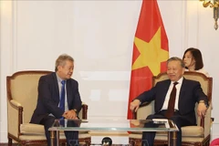 Le secrétaire général du Parti communiste du Vietnam (PCV) et président vietnamien, To Lam (droite), et le président de l’Association d'amitié Franco-Vietnamienne (AAFV), Nguyen Hai Nam. Photo: VNA