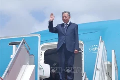 Le président To Lam arrive à Phnom Penh, entamant sa visite au Cambodge