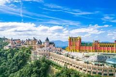 Le Sun World Ba Na Hills est un véritable « aimant » à touristes à Da Nang.