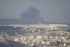 Fumée après une frappe aérienne israélienne sur Qantara, au Liban, le 22 septembre 2024. Photo : Xinhua/VNA