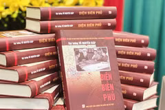 Le livre "Dien Bien Phu" du général Vo Nguyen Giap a été complété pour la 9ème édition. Photo : cand.com.vn.